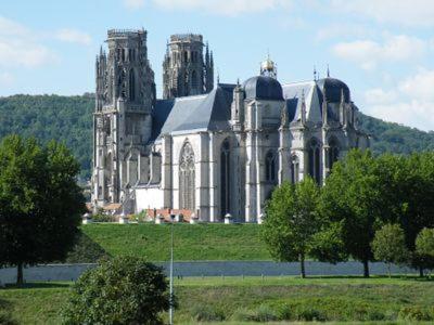 Appartcathedrale Ecrouves Экстерьер фото